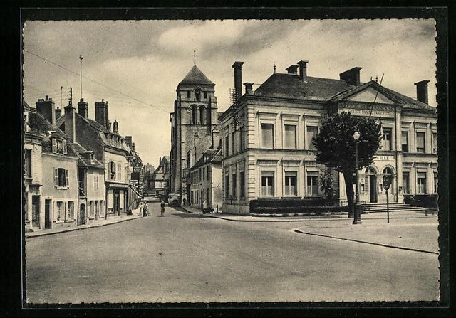 CPA Cosne-sur-Loire, City Hall and Church of Saint-Jacques