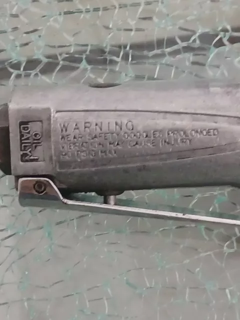 Blue Point AT211 1/4" Drive Air Ratchet 3