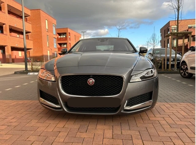 Jaguar xf x260 20d Portfolio fast Vollausstattung