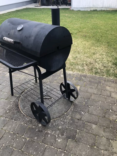 Smoker Grill BBQ sehr massiv Räucherofen Grill Grillwagen Holzkohlegrill