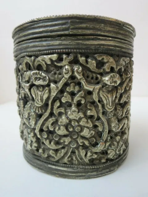 RARE Old Burmese Sterling Silver Betel Nut Box Ornate Figural Repousse Agate Top 6