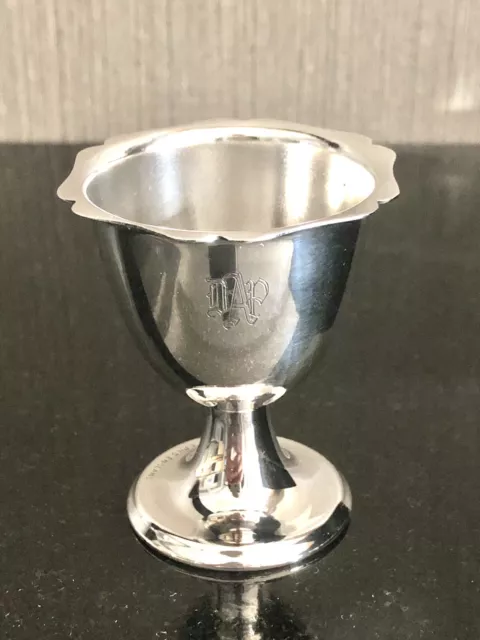 1950s ENGLISH SILVER PLATED EGG CUP - SCALLOPED RIM - BY PLATO OF ENGLAND 3