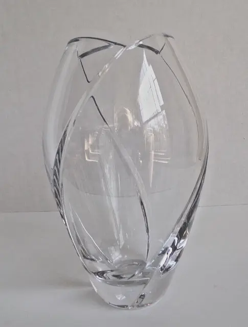 Vintage Mikasa Cachet Cut Swirl Design Heavy Crystal Flower Vase 8"