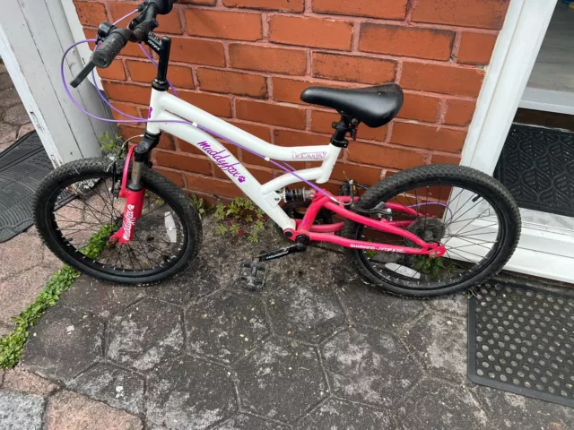 Muddyfox pink and white bike on sale