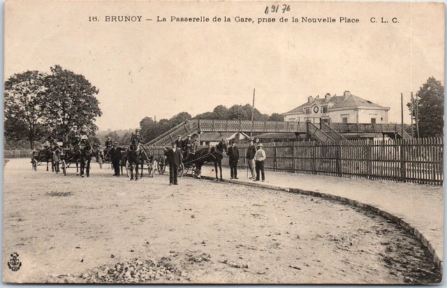 91 BRUNOY - la passerelle de la gare.