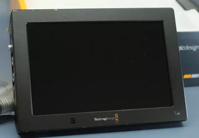 Blackmagic Design Video Assist 3G-SDI/HDMI 7" Recorder/Monitor + 2