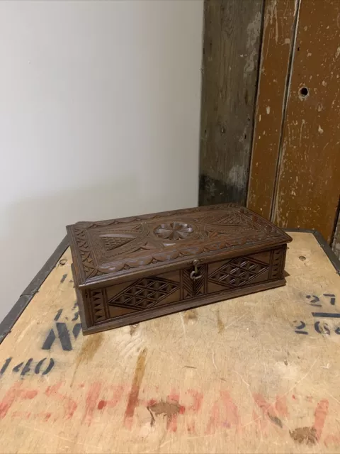 Vintage Dark Mahogany Wooden Treen Copper Inlay Geometric Box Hook & Eye Latch