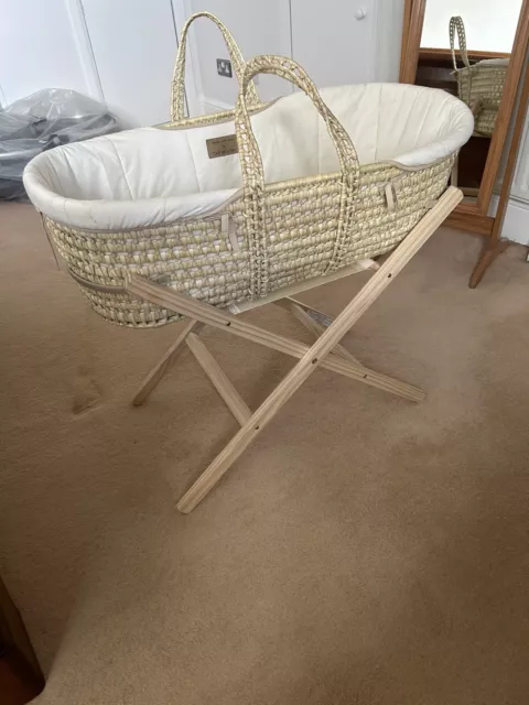 claire de lune moses basket And Stand