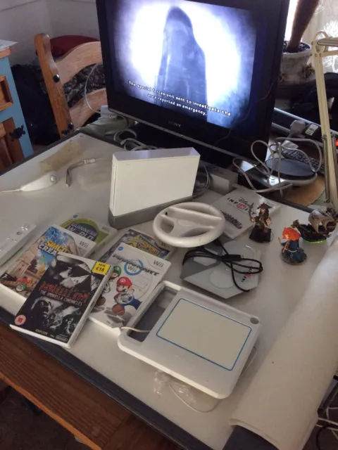 Nintendo Wii White Console (PAL),Resident Evil,Mario Kart.Rvl-001