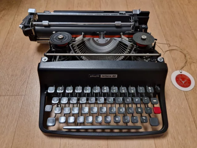 Olivetti Lettera 32 Schreibmaschine - Neu Restauriert - Farbe Schwarz -