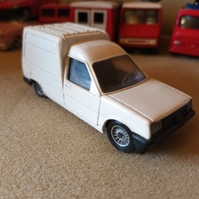 2R 1988'S Solido Frankreich Renault Express Konzession La Louviere Belgien 1:43