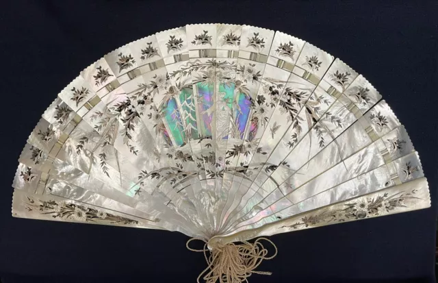 SUPERB Antique French Carved Mother Of Pearl Hand Fan Eventail RARE