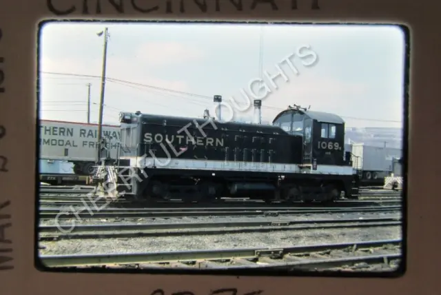 Original '75 Kodachrome Slide SOU Southern 1069 NW2 AGS Cincinnati, OH     38X60