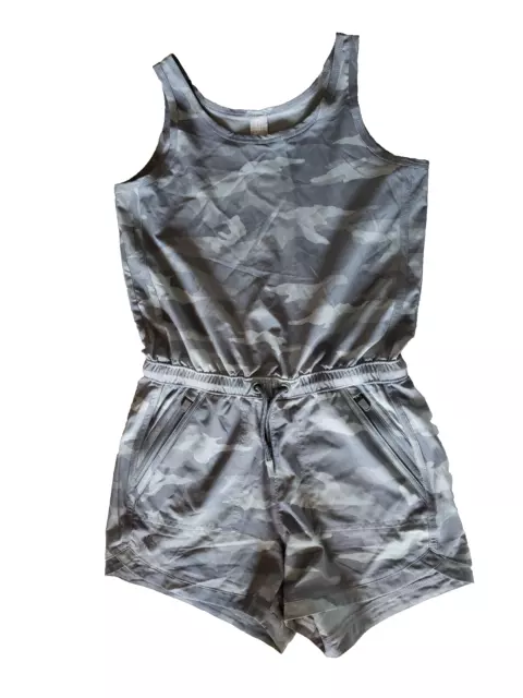 Athleta Girl On The Go Romper Medium 8/10 Gray Camo Pocket Shorts Quick Dry