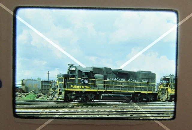 Original '75 Kodachrome Slide SCL Seaboard Coast Line 542 GP38-2 Atlanta 40A27