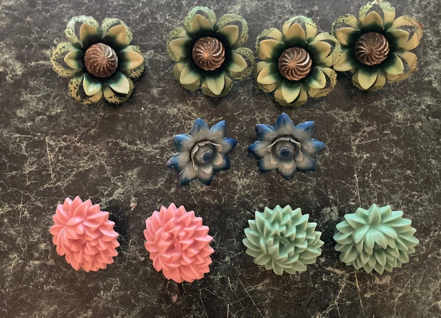 LOT 10  VINTAGE Green Enameled METAL FLOWER CURTAIN PINBACKS TIE BACKS PUSH PINS