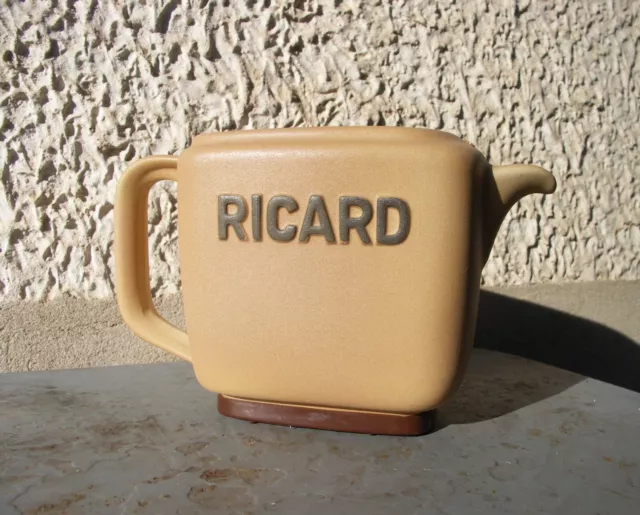 Carafe pichet à eau publicitaire en céramique pastis Ricard ancienne vintage