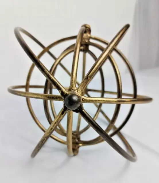 Anillos de mesa de latón Astro Orb siempre cambiantes del cosmos para decoración