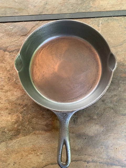 Griswold No. 7  Cast Iron Skillet 701 W/ Heat Ring Sits Flat Dual Spouts