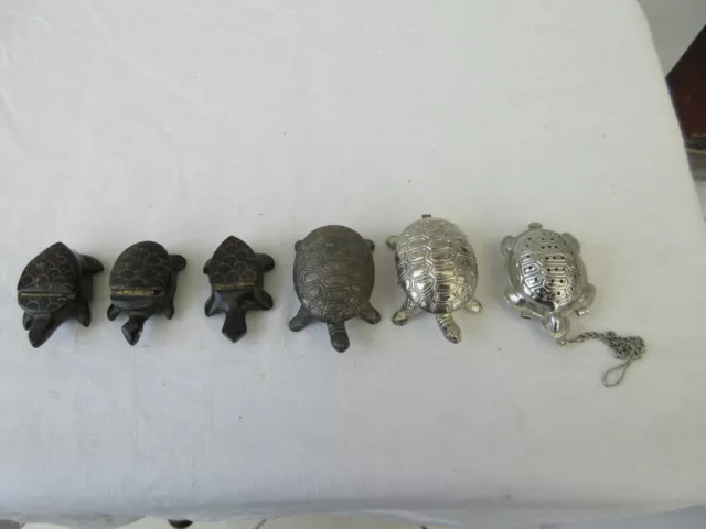 Très beau lot de six tortues miniature dont trois en bois et trois en métal (1)