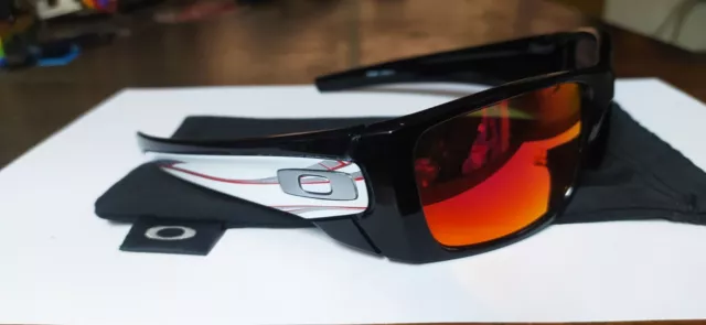 Occhiali da sole Oakley Fuel Cell 9096-42 Polarizzato