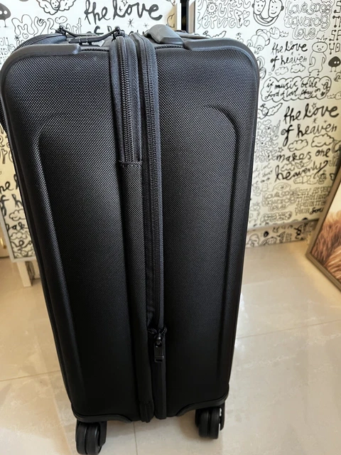 Tumi Alpha 3 International Expandable 4 Wheeled Carry-On - Black (1171541041) 2