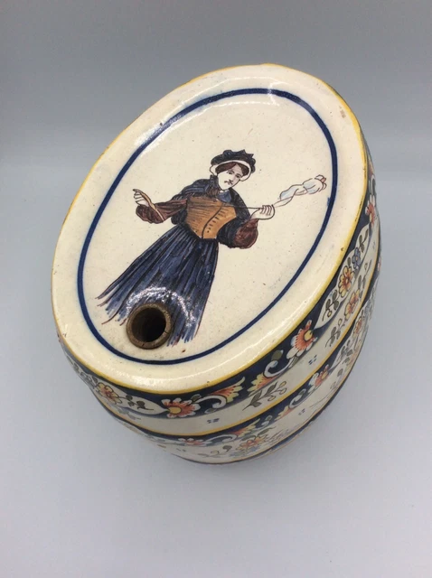 Tonneau à liqueur en faïence polychrome de Desvres décor Rouen Début XXème