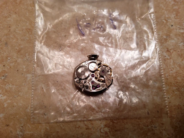 Vintage 1959 Bulova 5AD 21 jewel 5 Adjustment wrist watch movement with dial