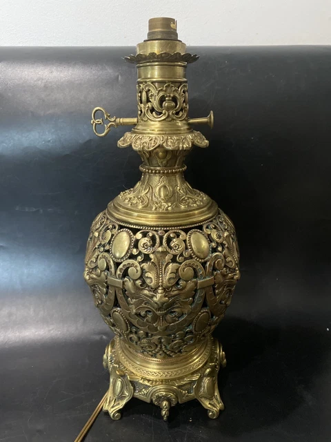 Paire de lampes à pétrole en régule d'époque 19 ème-fr