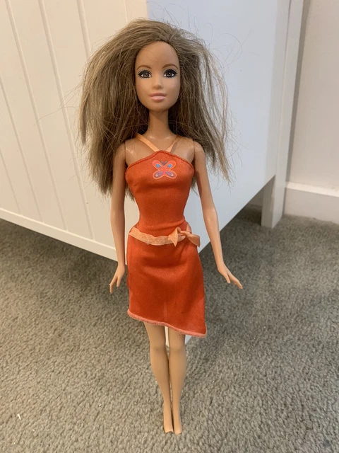 Barbie Mattel N5111 - Poupée Collection Vintage 2006, Tenue Mode, Parfaite Pour Déco