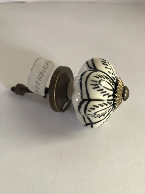 Tirage de tiroir en céramique laiton noir et blanc matériel d'armoire à bouton unique 2