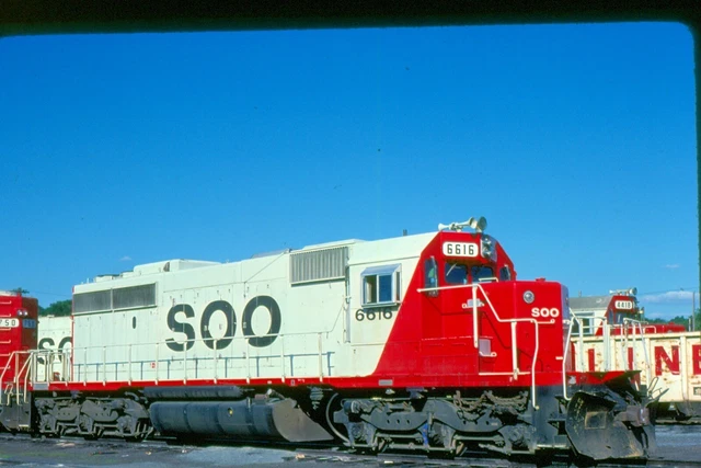 SOO 6616 SD40-2, Minneapolis/StPaul, MN, 06/84; Kodachrome Original
