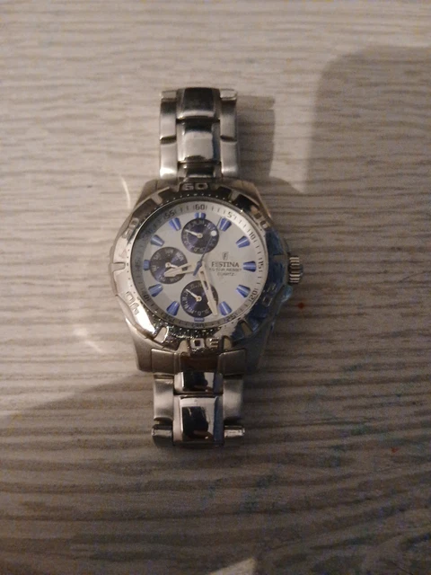 Partie de service de table en porcelaine de Limoges à décor de Partie de service de table en porcelaine de Limoges à décor de