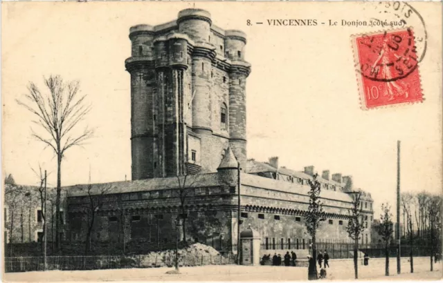 CPA Vincennes Le Donjon (1347133)