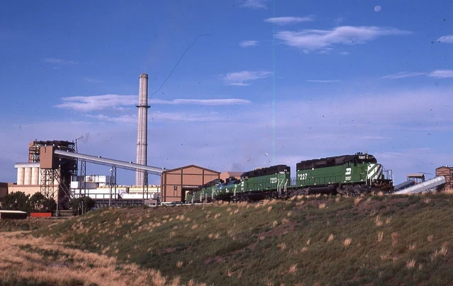 BN SD40-2 - Number -7227 + 5 w/Train - ORIG - KR - ralx677