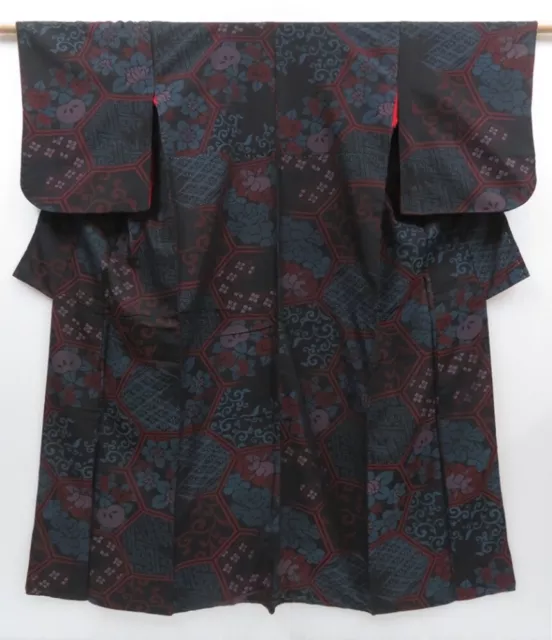 2924T07z670 Vintage Japanese Kimono Silk OMESHI KOMON Karakusa Black