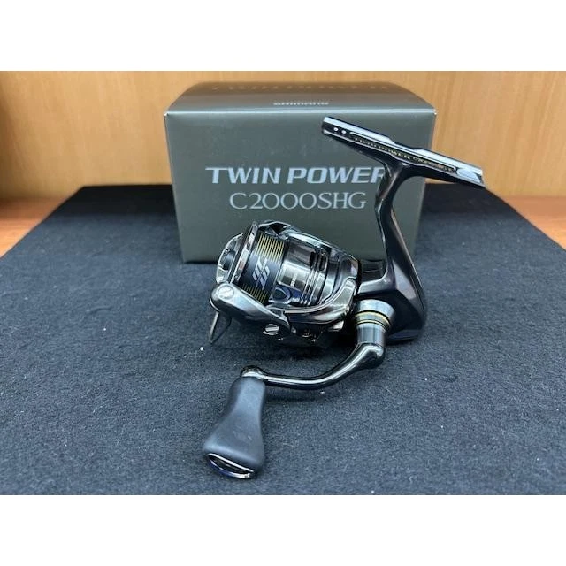 SHIMANO 15 TWIN Power C2000S Spinning Reel Ultra Rigidity Trout