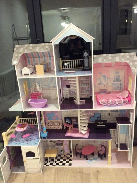 Grand Estate Dollhouse