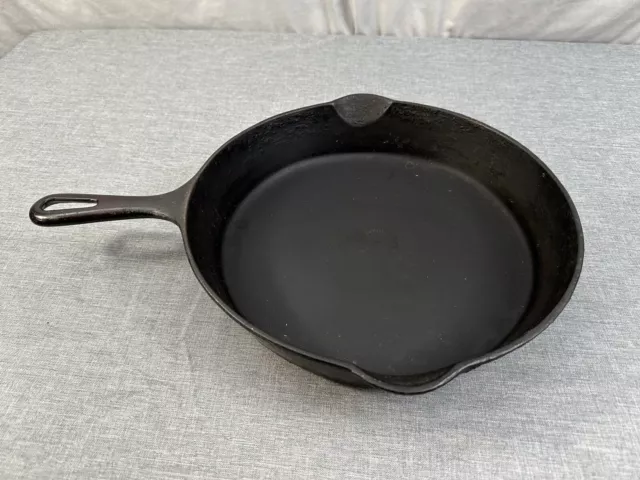 Vintage Small Logo Griswold #10 Cast Iron Skillet Erie PA Made In USA AS IS