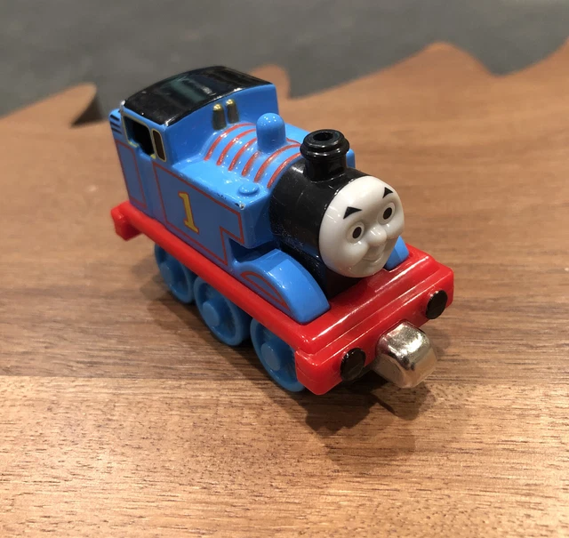 THOMAS THE TANK Engine Thomas Friends DieCast Metal Train 2009 Mattel