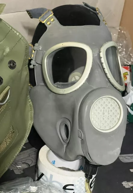 Polish Military Mp4 Gas Mask W/ Drink Straw & Canteen  W/ Bag (Nbc) Like M-17