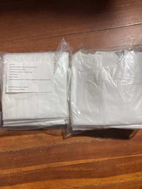 Washable/ Disposable White Isolation Medical Adult Gown 20 Count Size S/M