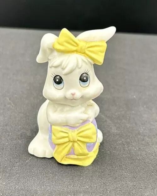 Adorable Vintage Bunny Porcelain Easter Rabbit Figurine~Made in Sri Lanka