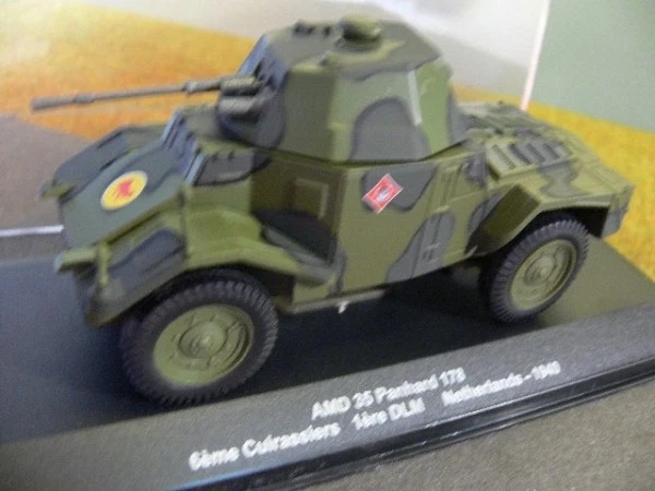 Panhard 178 1ere série 6e et 8e Cuirassiers