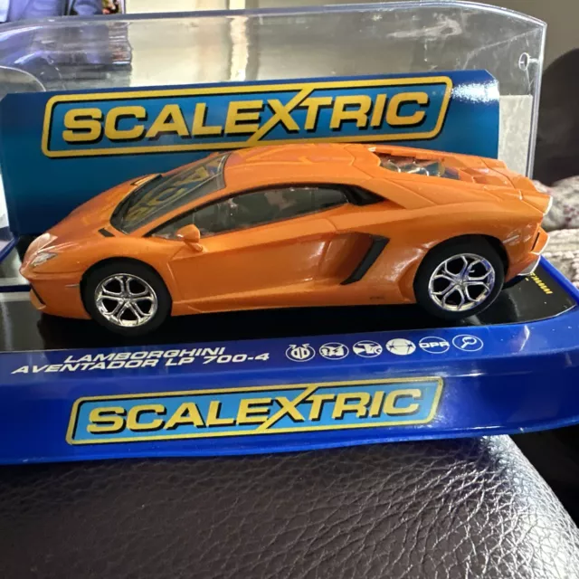 Scalextric lamborghini hot sale aventador