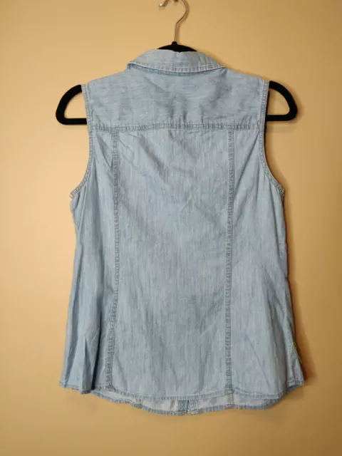 Sonoma women's S sleeveless denim shirt light wash collar button up pockets 2