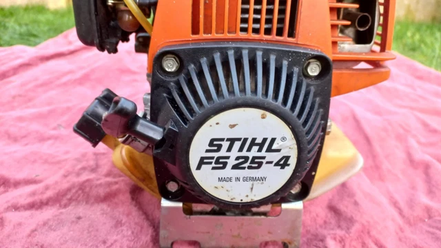 STIHL FS25-4 STRIMMER With Brushcutter Metal Blade £200.00 - PicClick UK