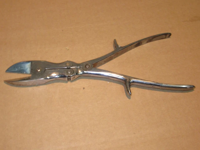 OP Besteck. Instrumende Medizin. Sammlerstück . Schere Knochen Werkzeug (45)