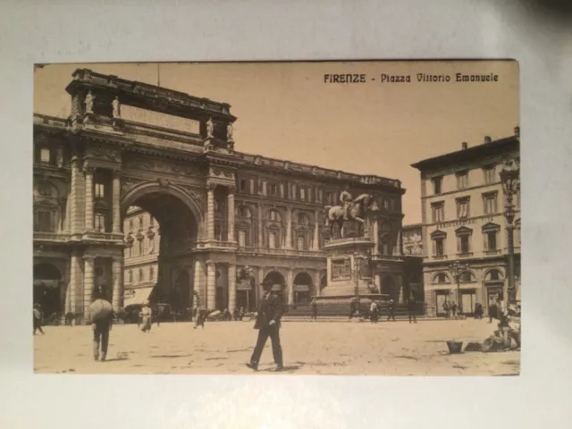 Cartolina  Firenze Piazza Vittorio Emanuele