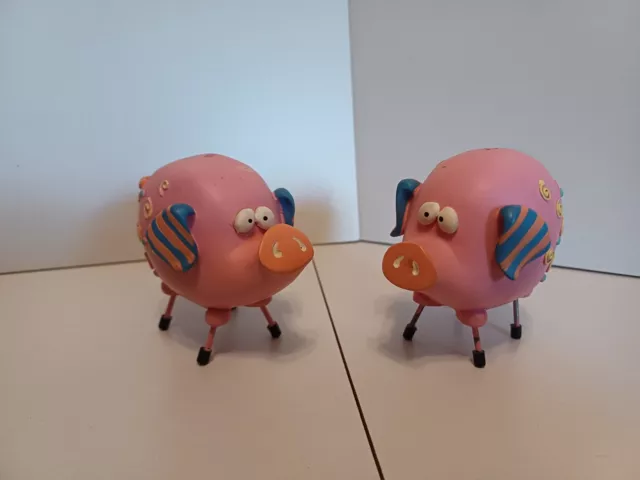 Novelty Piggy  Style Salt and Pepper Set